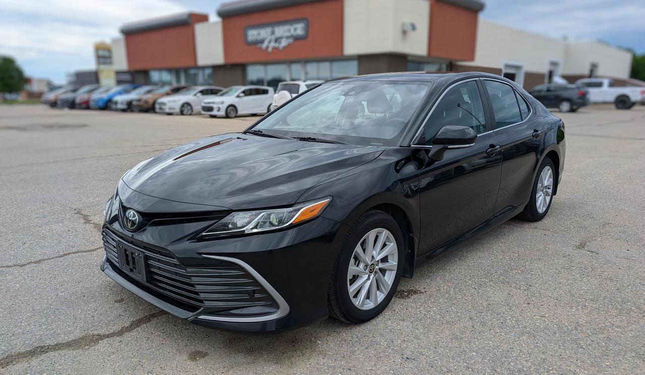 2022 Toyota Camry LE-ONE ONWER-LEASE RETURN-HTD STS - Photo #1