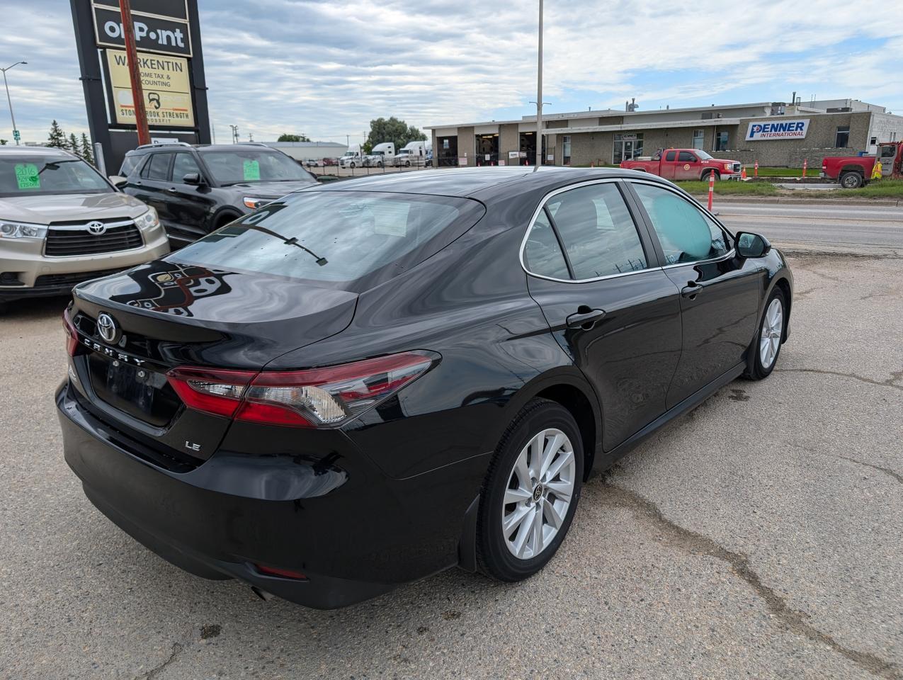 2022 Toyota Camry LE-ONE ONWER-LEASE RETURN-HTD STS - Photo #4