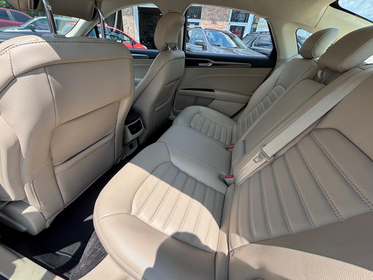 2014 Ford Fusion SE LOADED CREAM INTERIOR - Photo #12