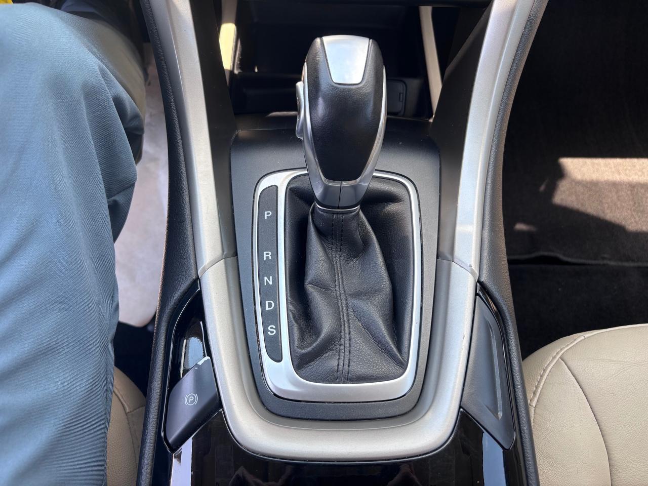 2014 Ford Fusion SE LOADED CREAM INTERIOR - Photo #22