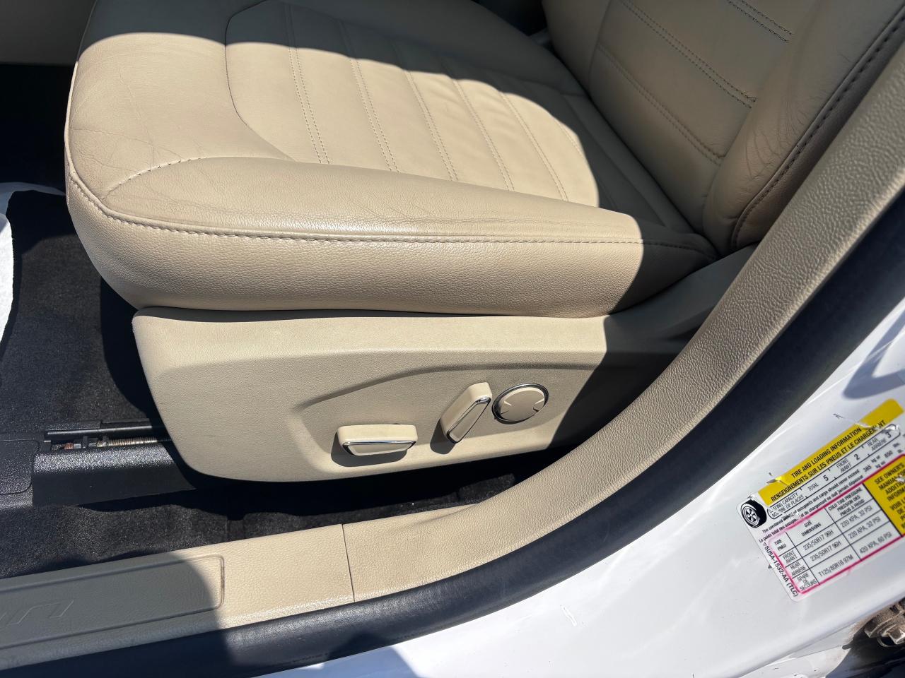 2014 Ford Fusion SE LOADED CREAM INTERIOR - Photo #14