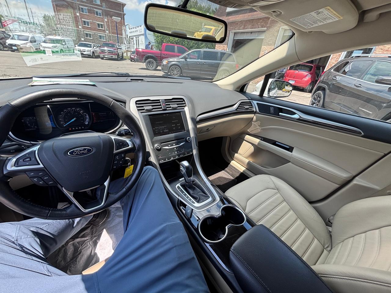 2014 Ford Fusion SE LOADED CREAM INTERIOR - Photo #17