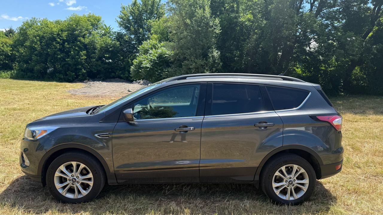 2018 Ford Escape SE - Photo #2