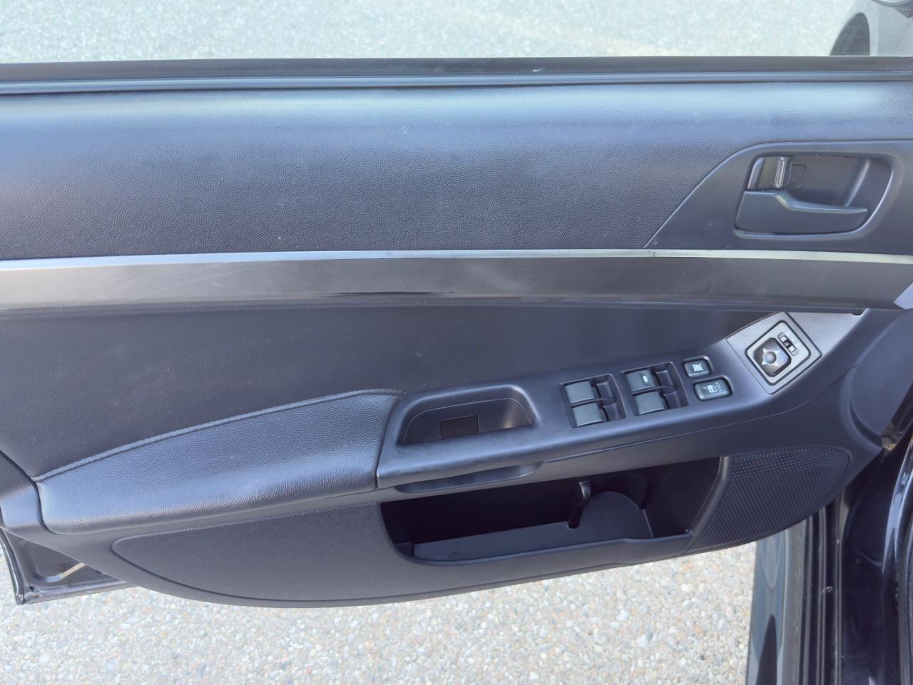 2013 Mitsubishi Lancer SE - Photo #9