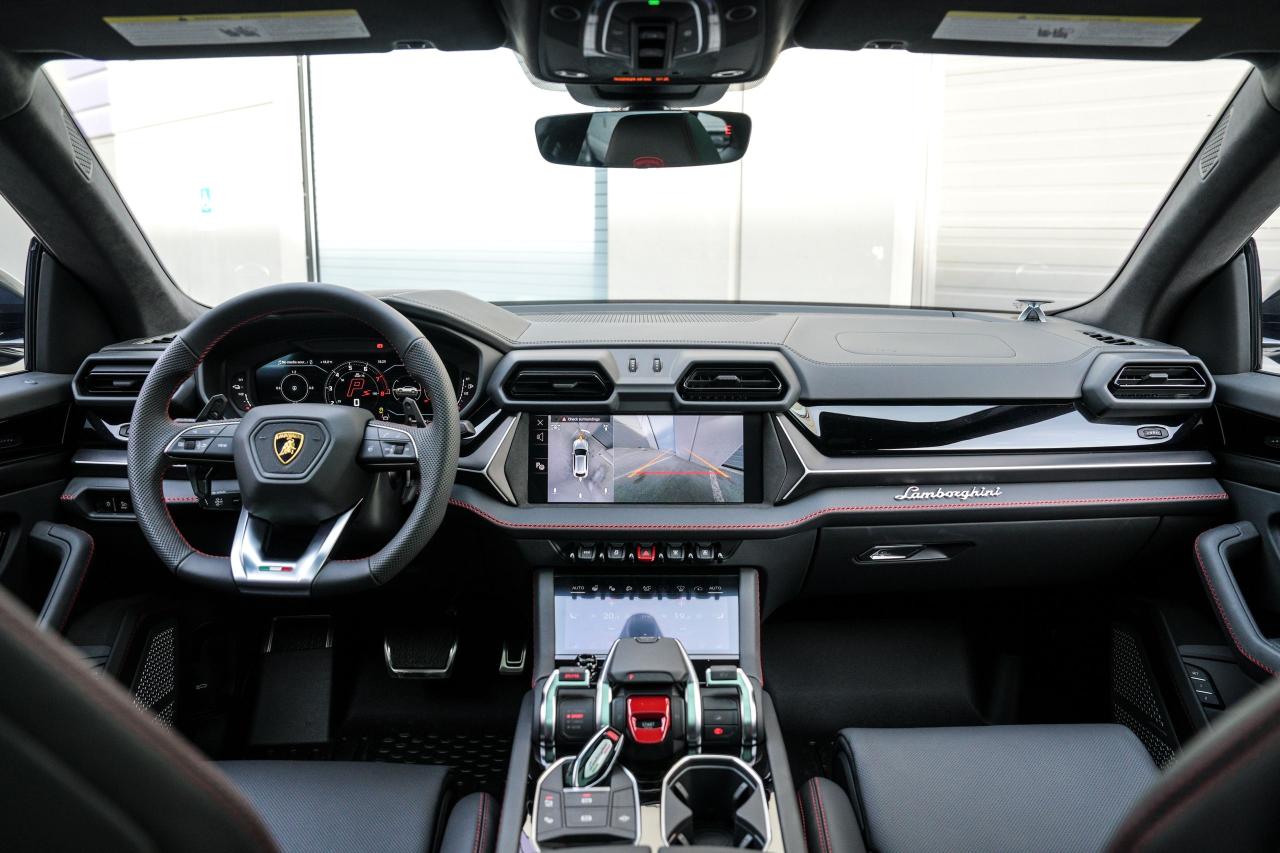 2025 Lamborghini Urus SE - Photo #14