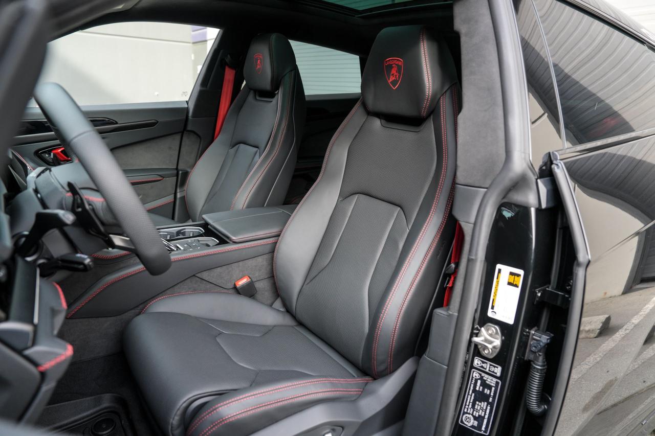 2025 Lamborghini Urus SE - Photo #5