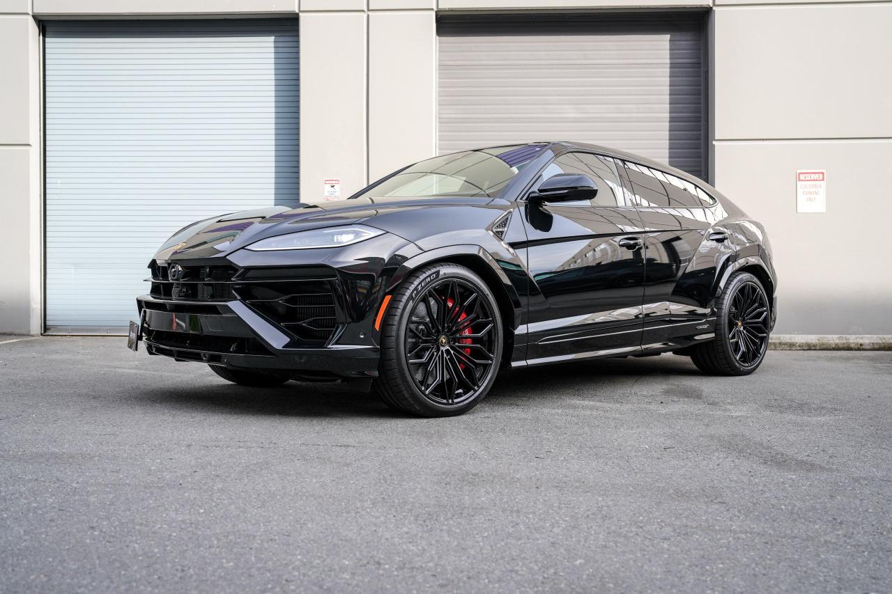 2025 Lamborghini Urus SE - Photo #3