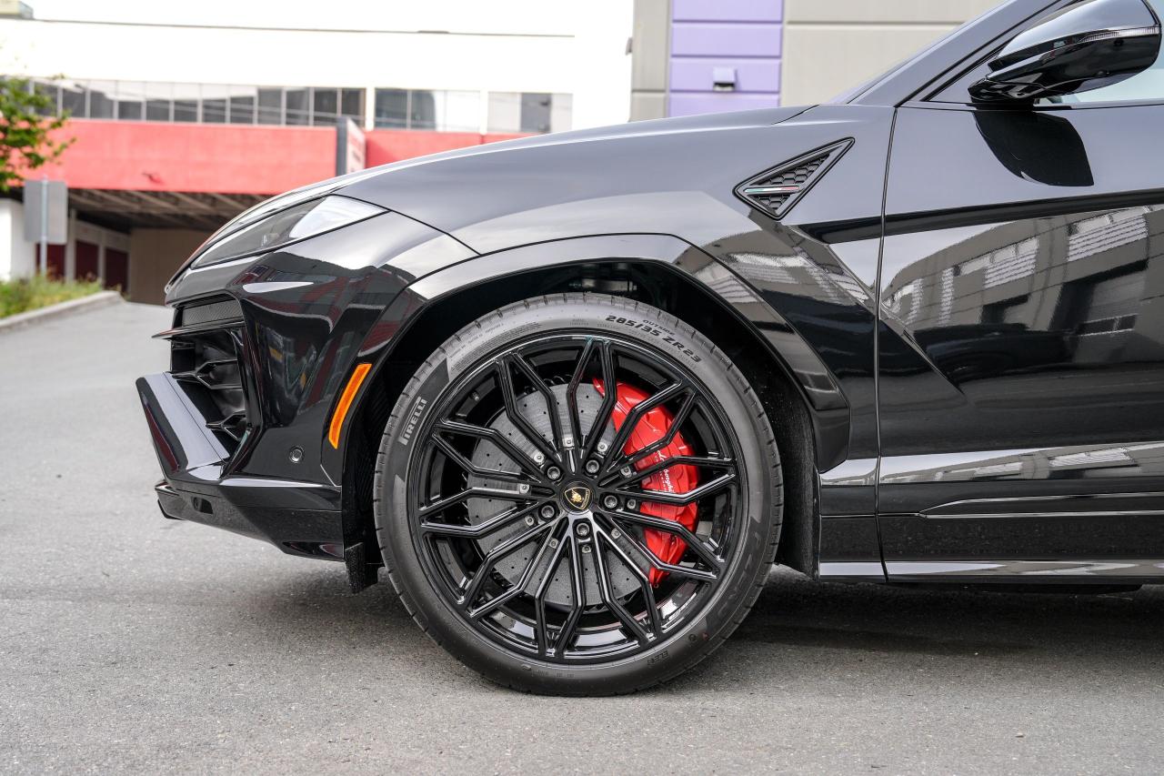 2025 Lamborghini Urus SE - Photo #4