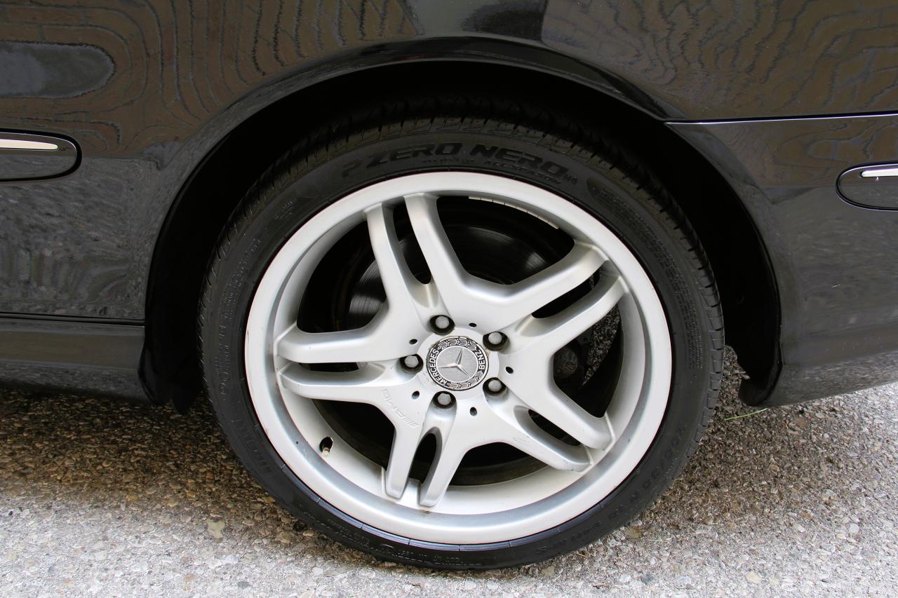 2004 Mercedes-Benz CLK 2dr Cpe 5.4L AMG 55 - Photo #11