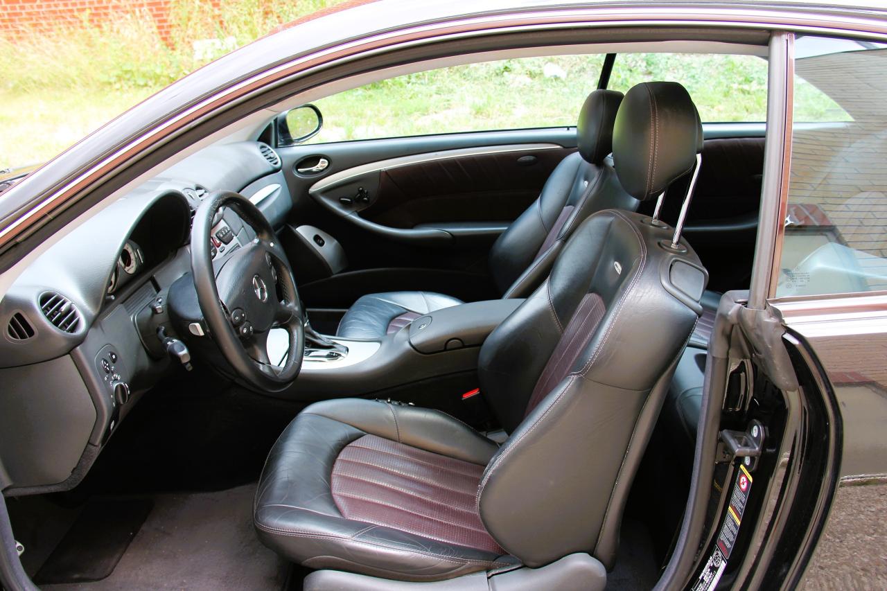 2004 Mercedes-Benz CLK 2dr Cpe 5.4L AMG 55 - Photo #13