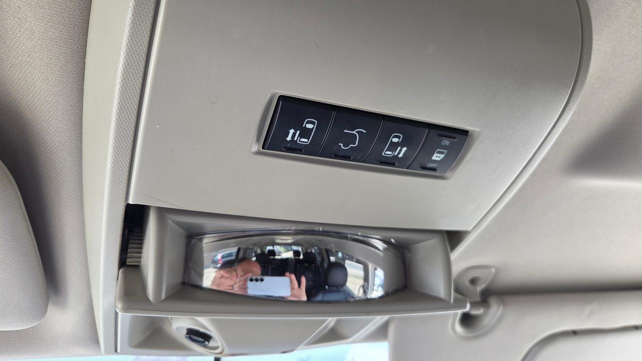 2016 Chrysler Town & Country TOURING - Photo #19