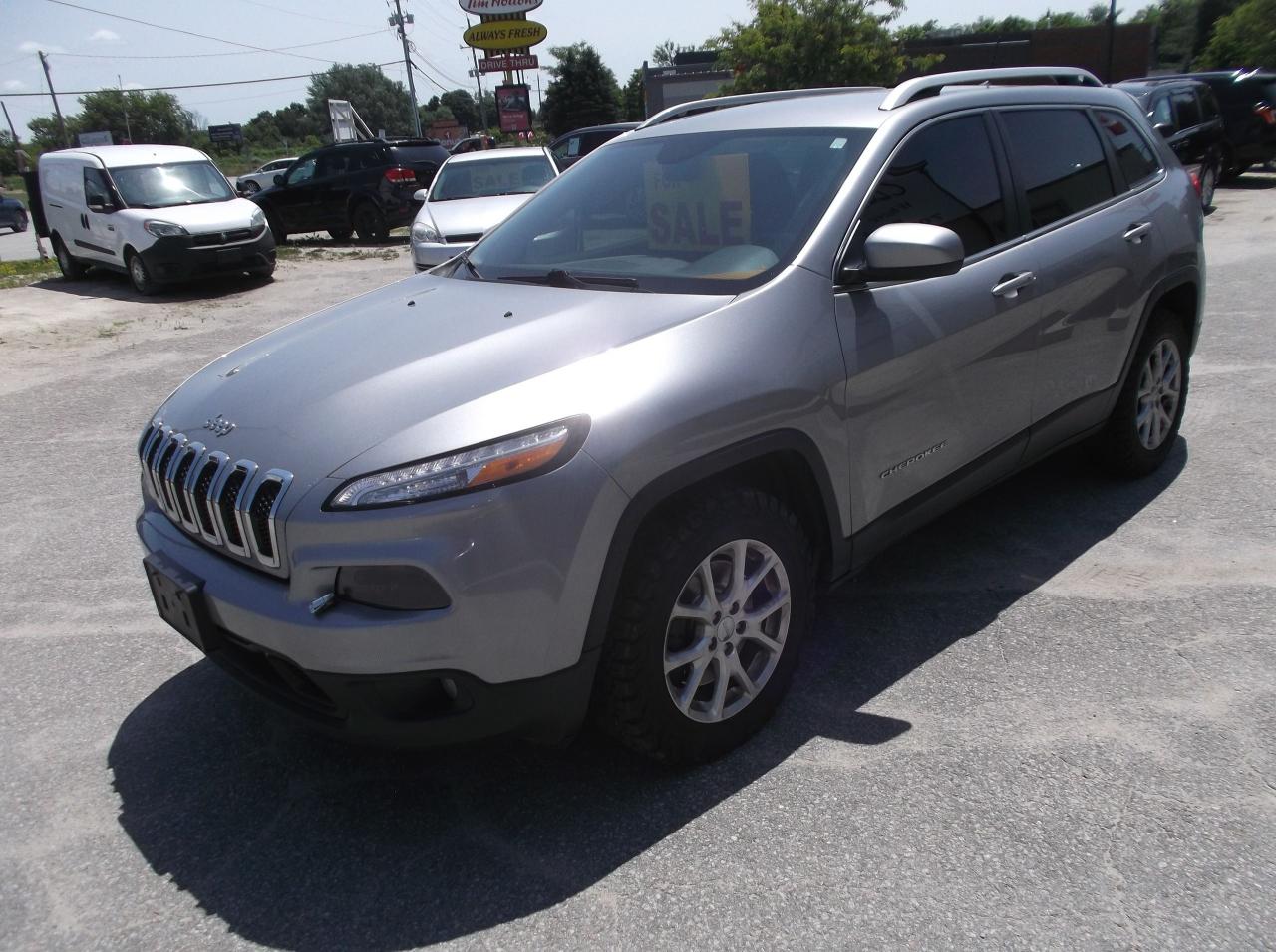 2016 Jeep Cherokee 4X4 NORTH LATITUDE - Photo #3