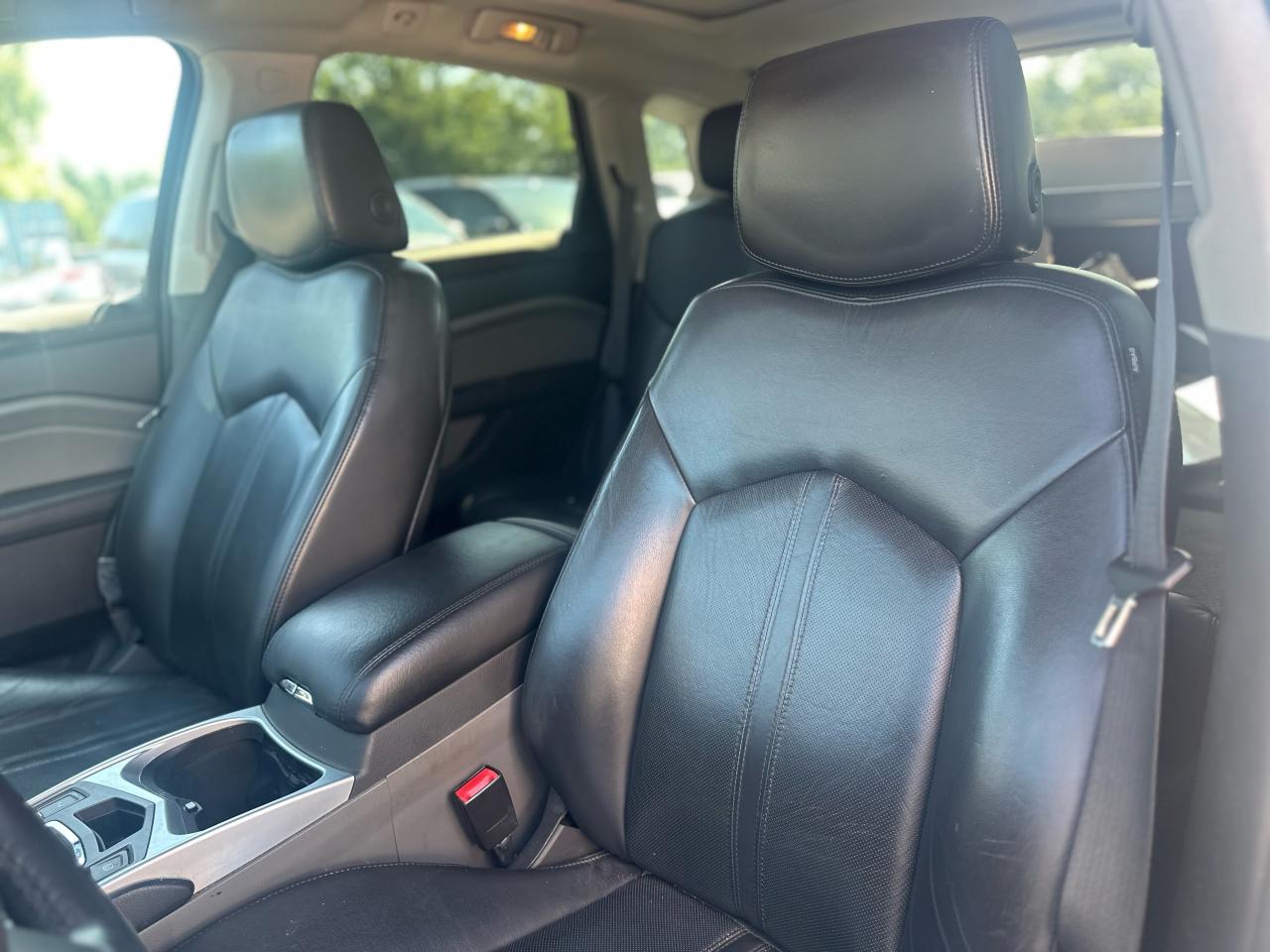 2010 Cadillac SRX Performance Collection Photo9