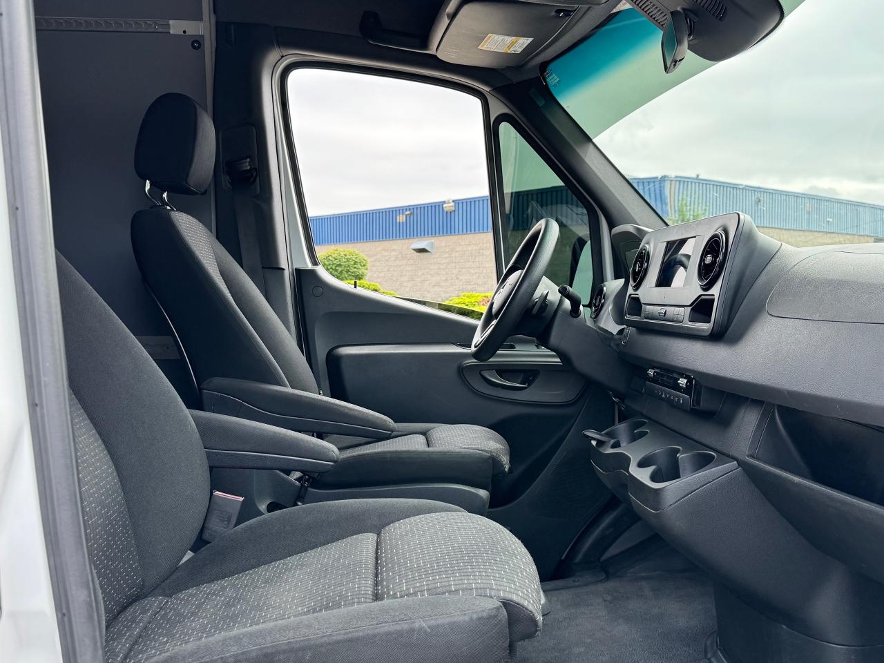 2019 Mercedes-Benz Sprinter 3500 **HIGH ROOF**144" WHEELBASE** - Photo #32