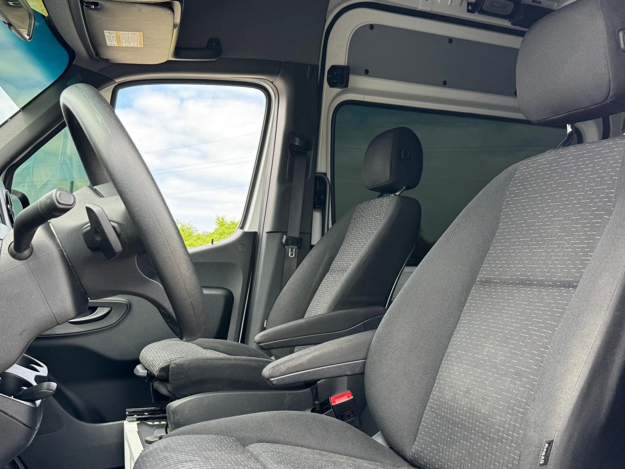2019 Mercedes-Benz Sprinter 3500 **HIGH ROOF**144" WHEELBASE** - Photo #31