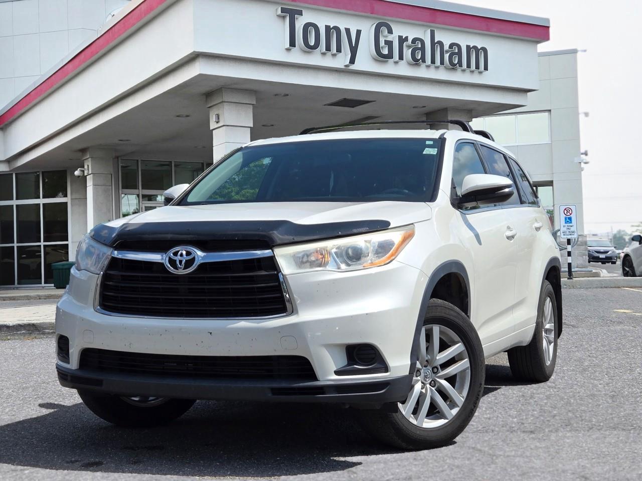 Used 2014 Toyota Highlander LE for sale in Ottawa, ON