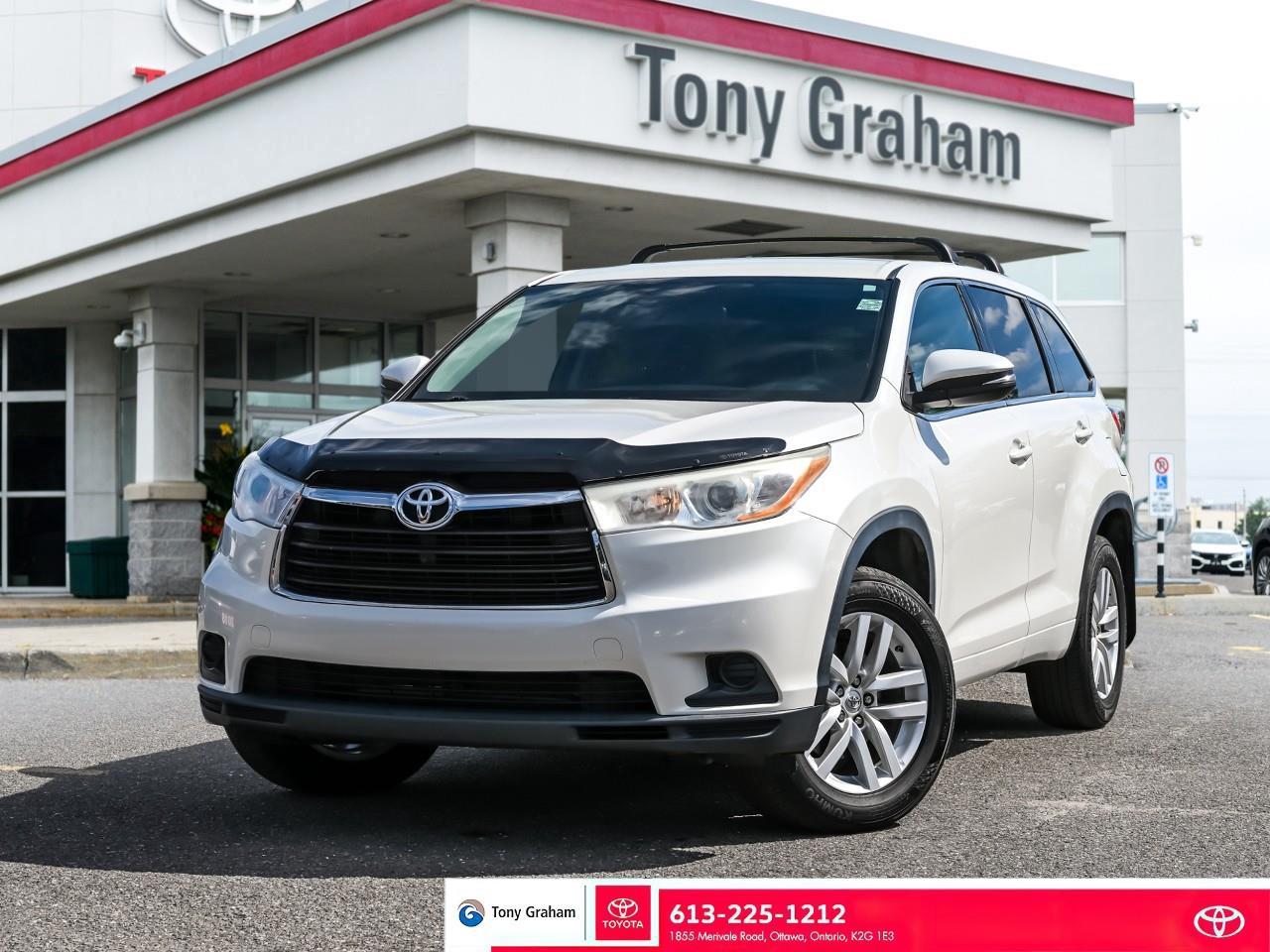 Used 2014 Toyota Highlander LE for sale in Ottawa, ON