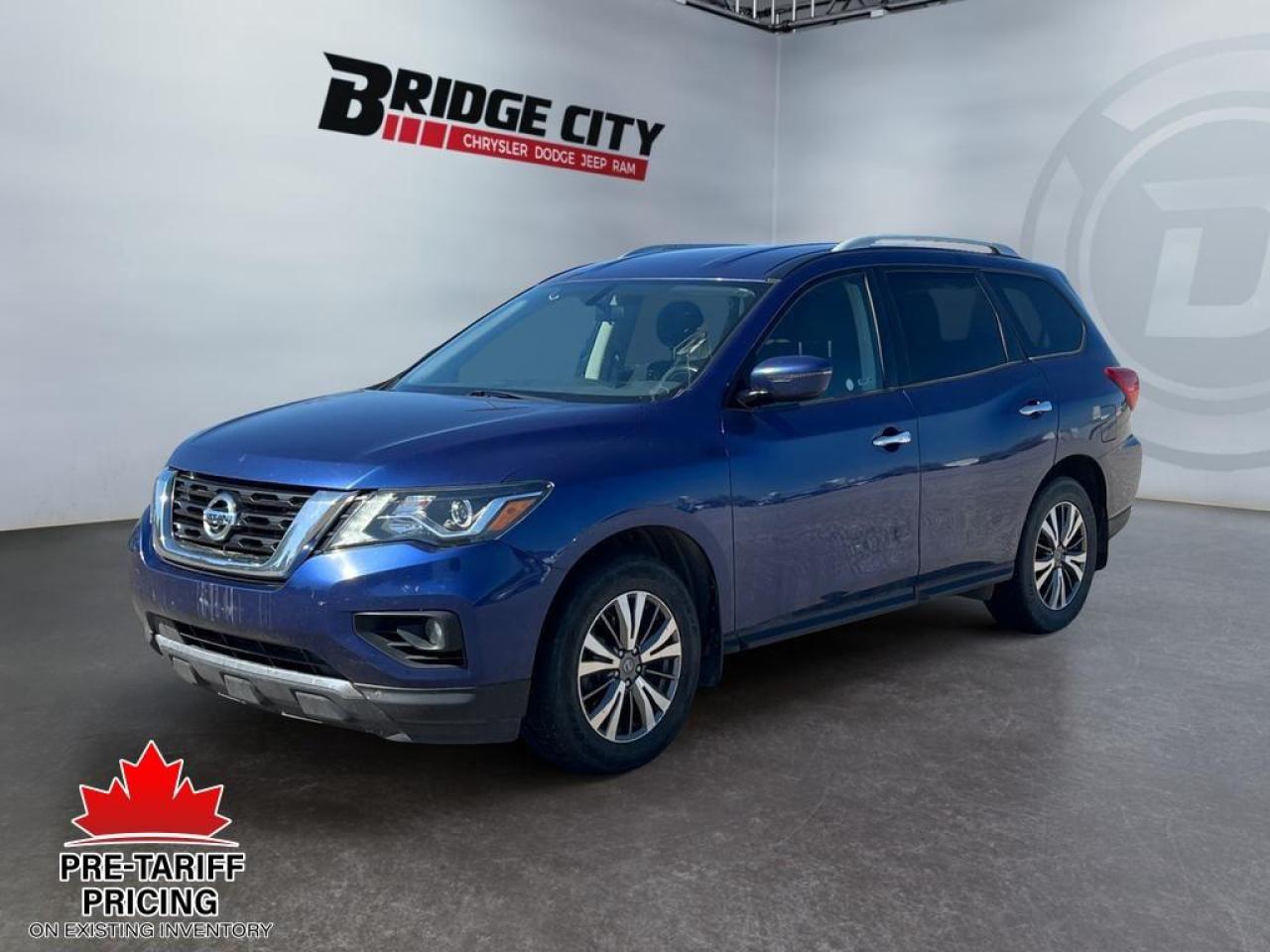 Used 2020 Nissan Pathfinder AWD - 7 Passenger Seating - Heated Seats - Remote Start - Navigation - SV Tech pkg for sale in Lethbridge, AB