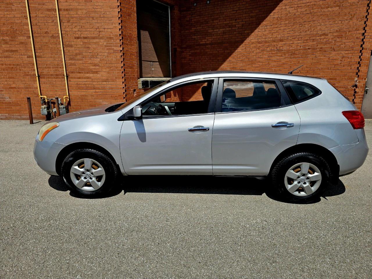 2010 Nissan Rogue FWD 4dr S - Photo #8