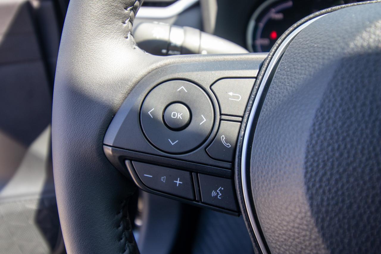 2025 Toyota RAV4 HYBRID XLE AWD Photo5