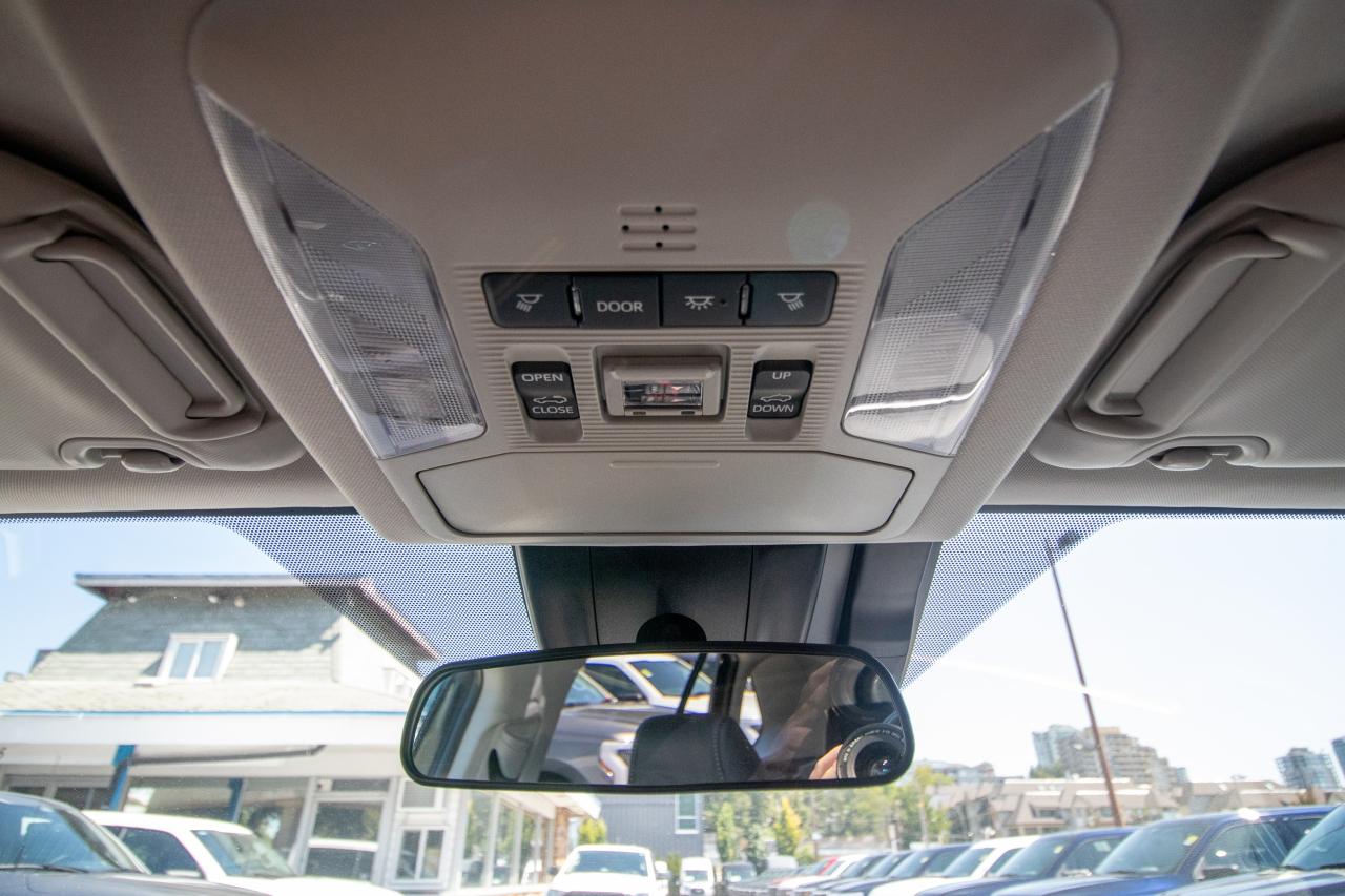 2025 Toyota RAV4 HYBRID XLE AWD Photo5