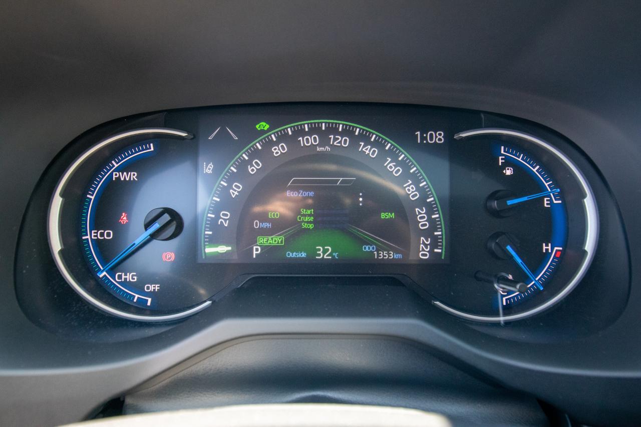 2025 Toyota RAV4 HYBRID XLE AWD Photo5