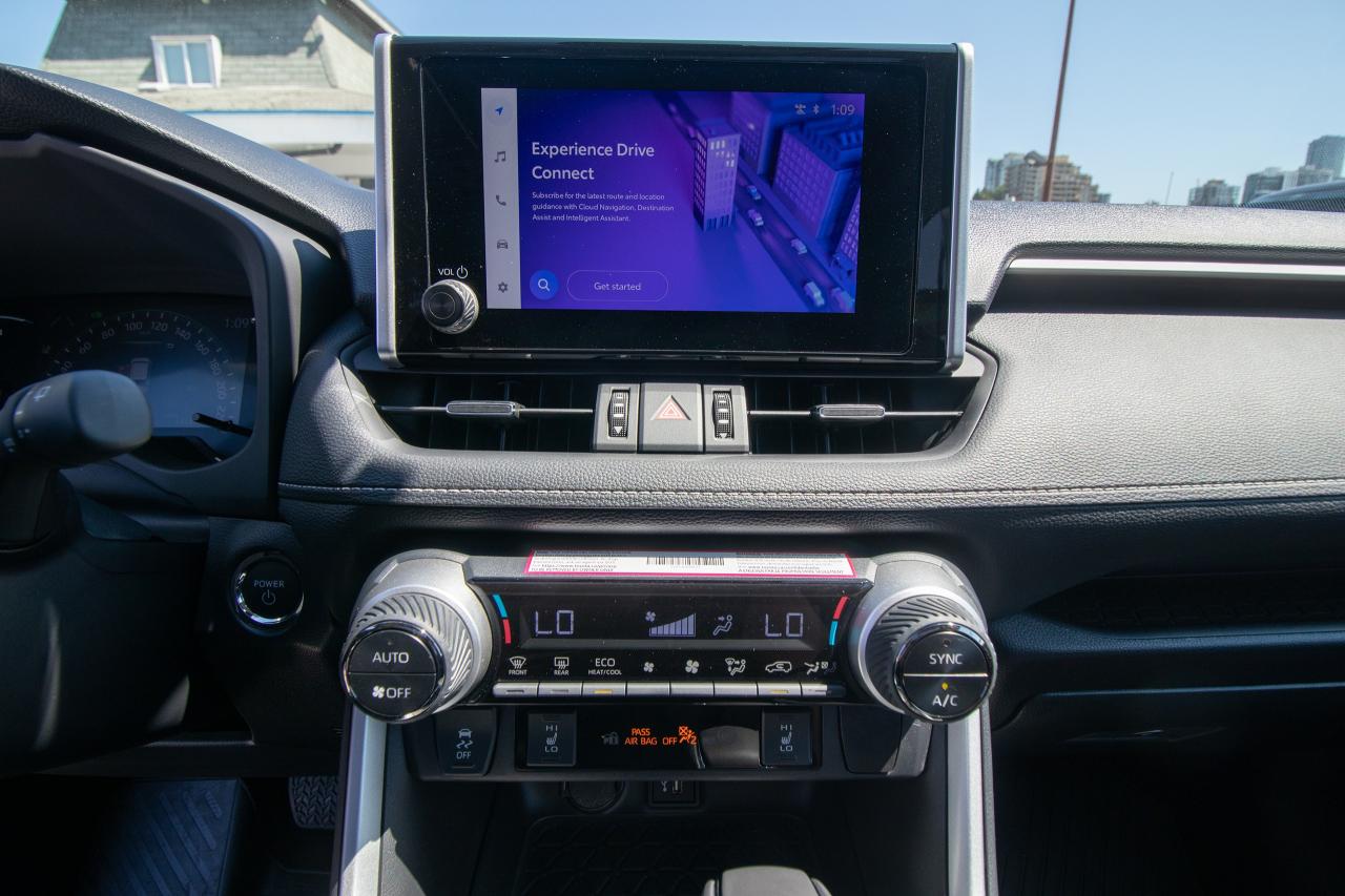 2025 Toyota RAV4 HYBRID XLE AWD Photo5