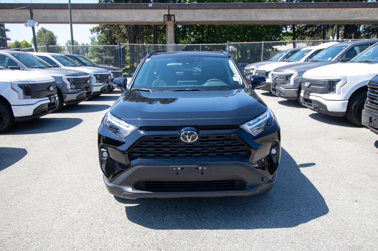 2025 Toyota RAV4 HYBRID XLE AWD Photo3