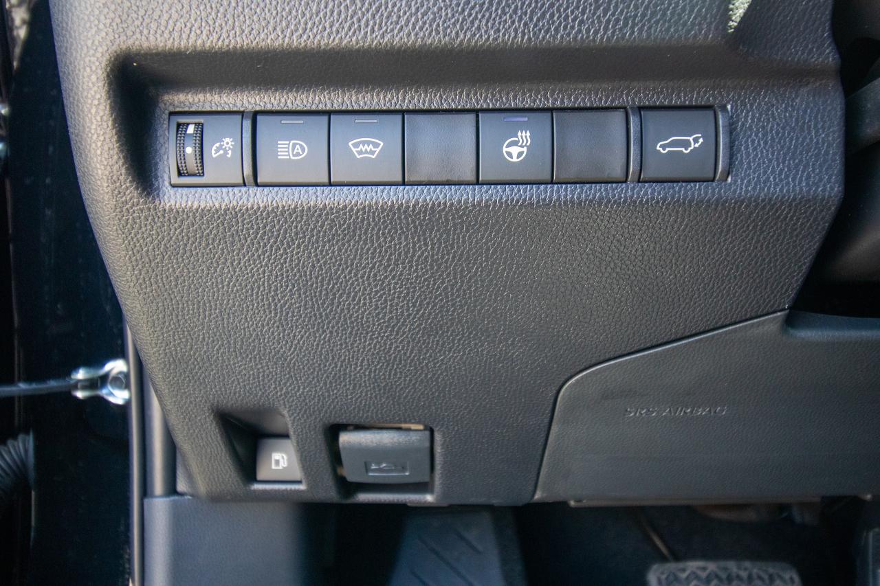 2025 Toyota RAV4 HYBRID XLE AWD Photo5