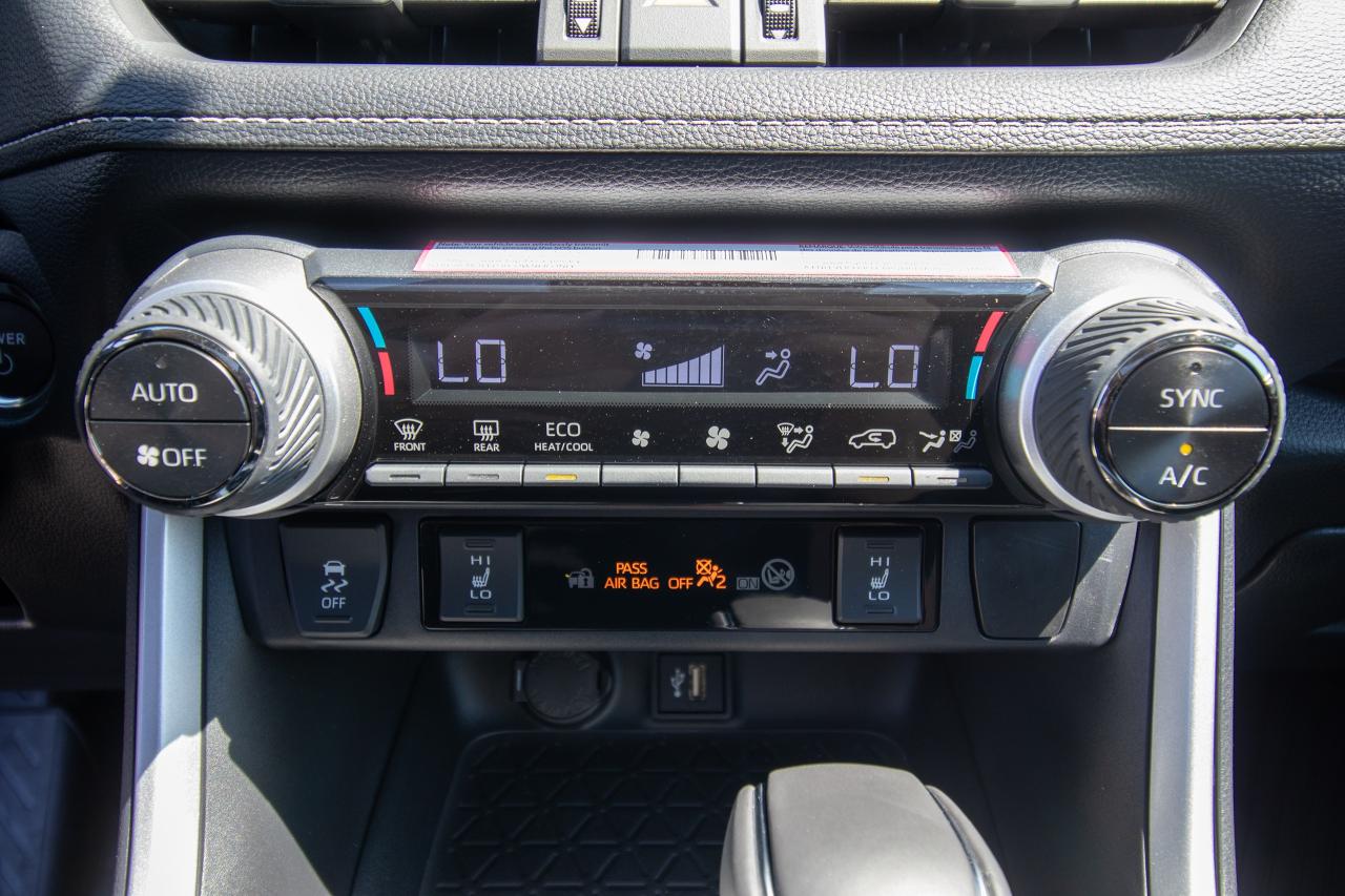 2025 Toyota RAV4 HYBRID XLE AWD Photo5