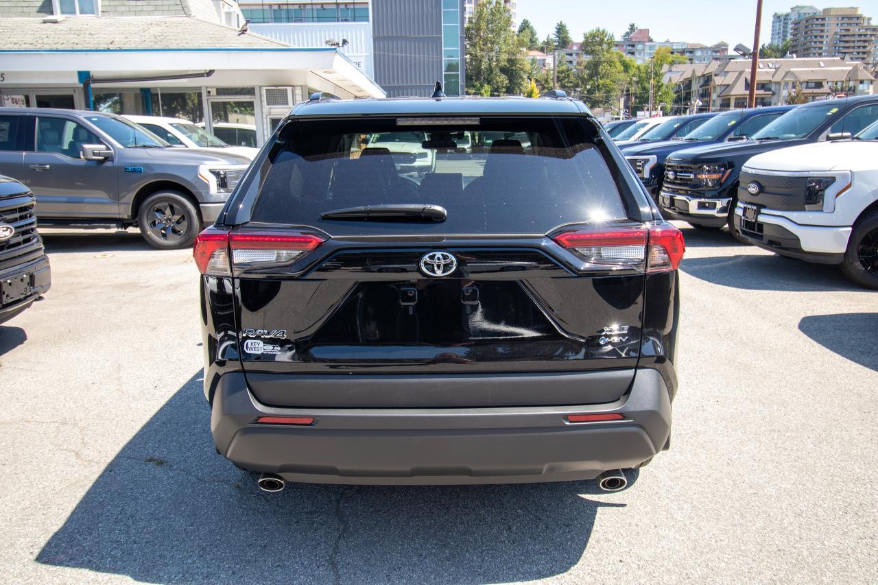 2025 Toyota RAV4 HYBRID XLE AWD Photo5