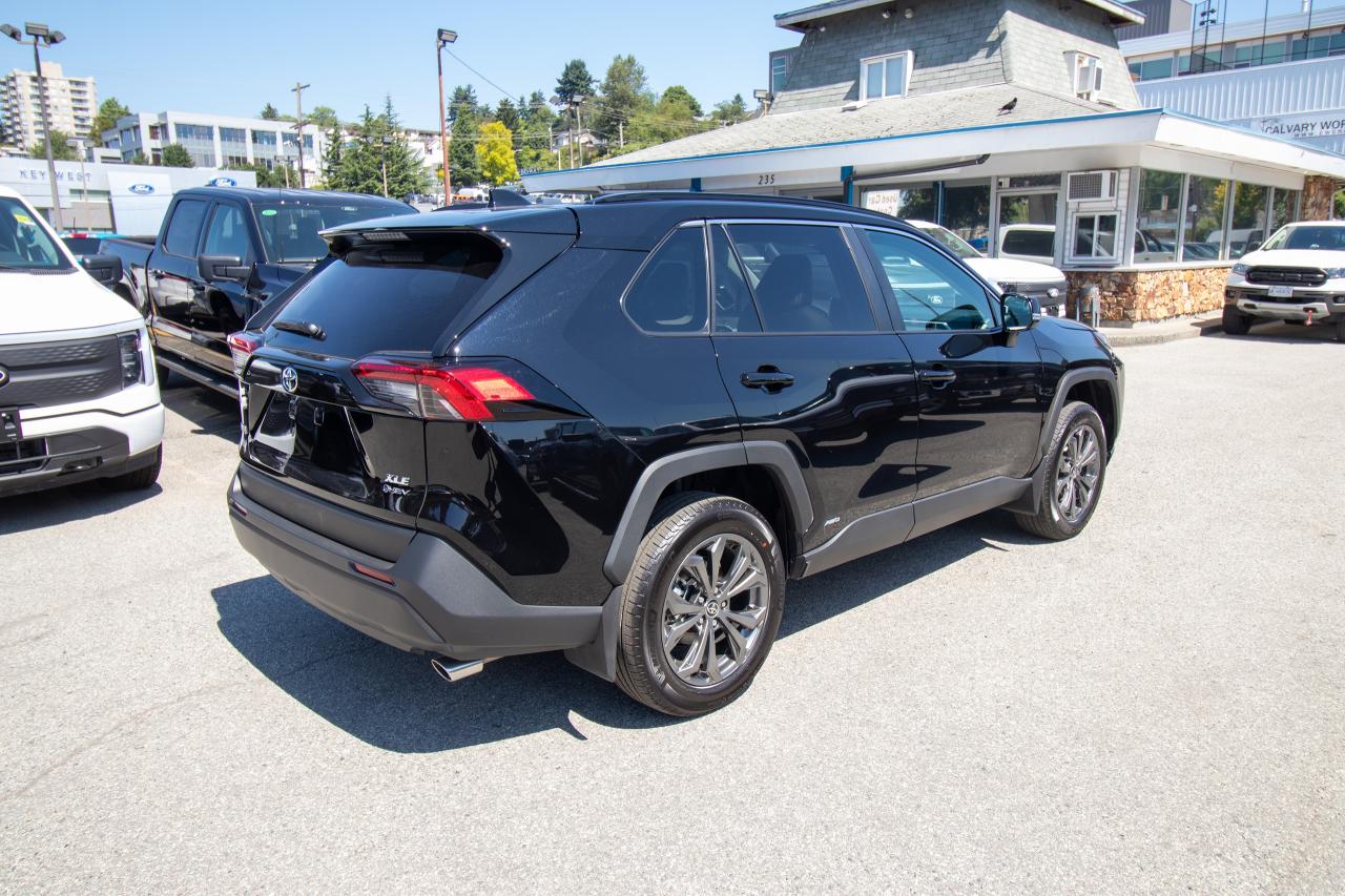 2025 Toyota RAV4 HYBRID XLE AWD Photo5