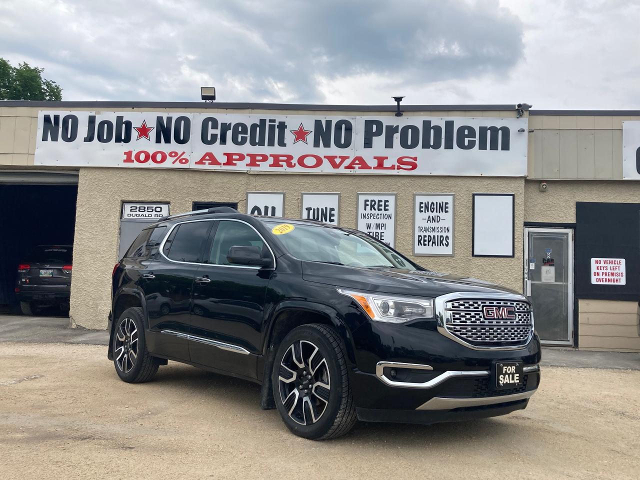 2019 GMC Acadia Denali - Photo #2
