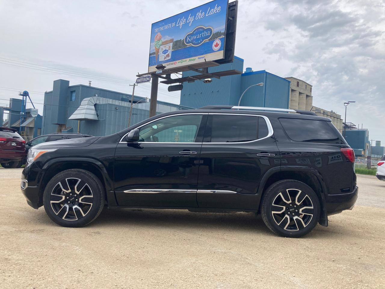 2019 GMC Acadia Denali - Photo #4