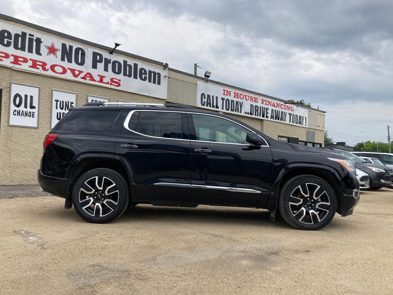 2019 GMC Acadia Denali - Photo #3