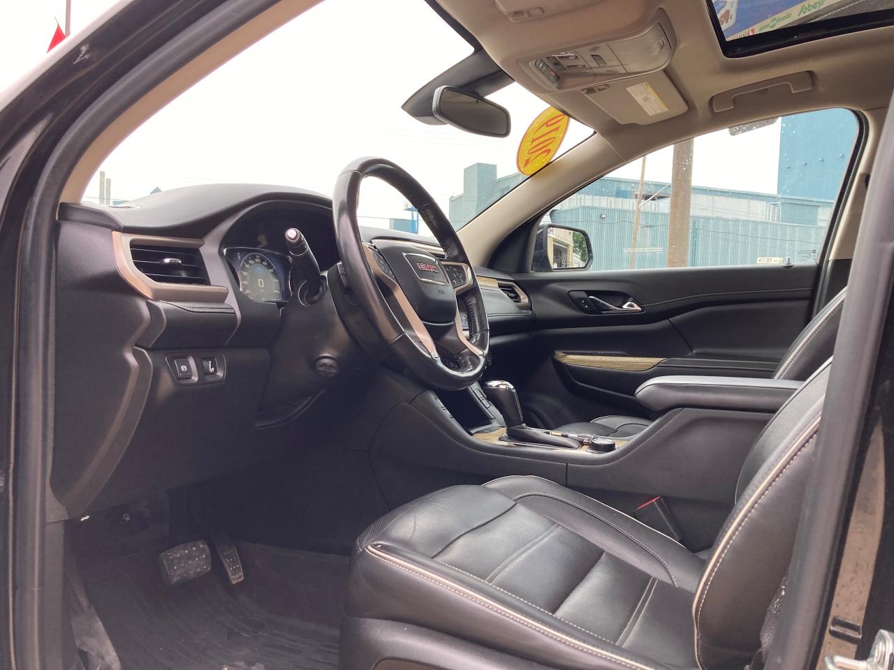 2019 GMC Acadia Denali - Photo #11