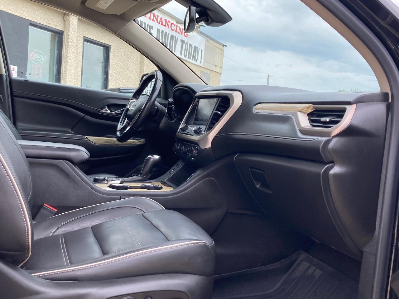 2019 GMC Acadia Denali - Photo #5