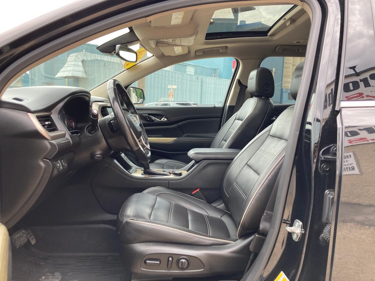 2019 GMC Acadia Denali - Photo #10