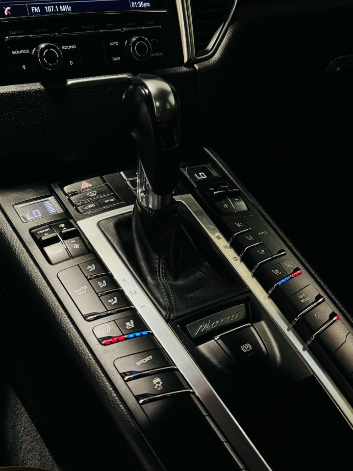 2015 Porsche Macan S - Photo #15