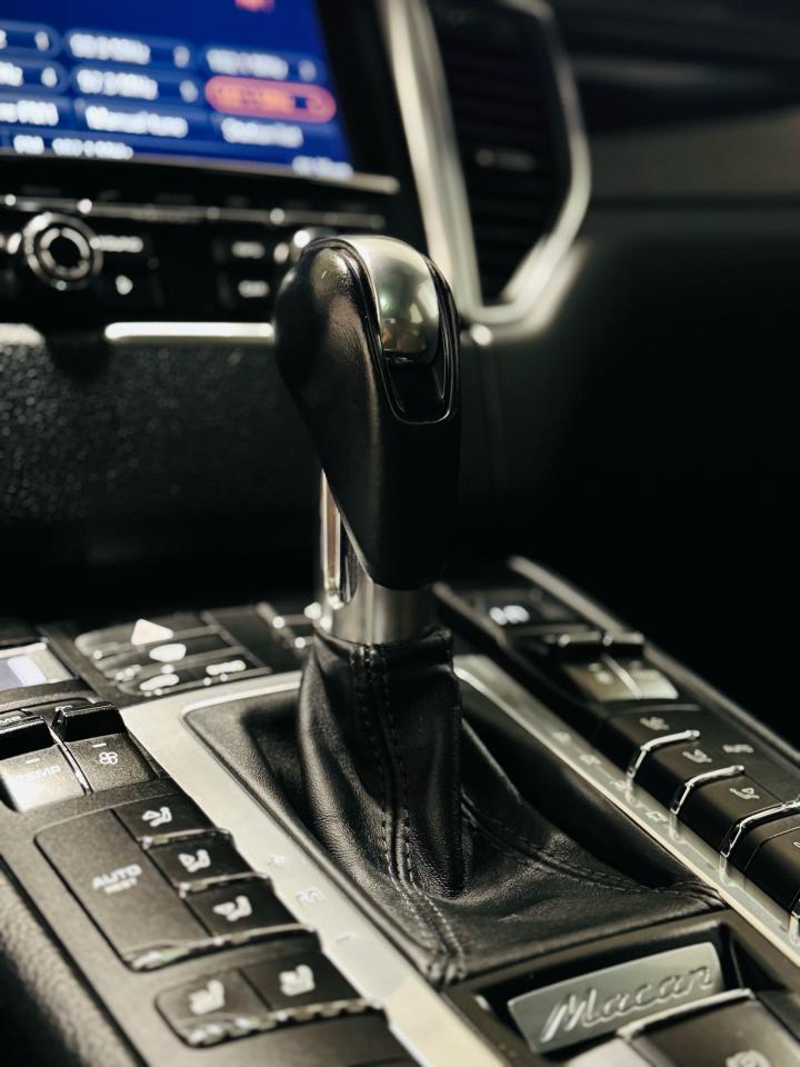 2015 Porsche Macan S - Photo #14