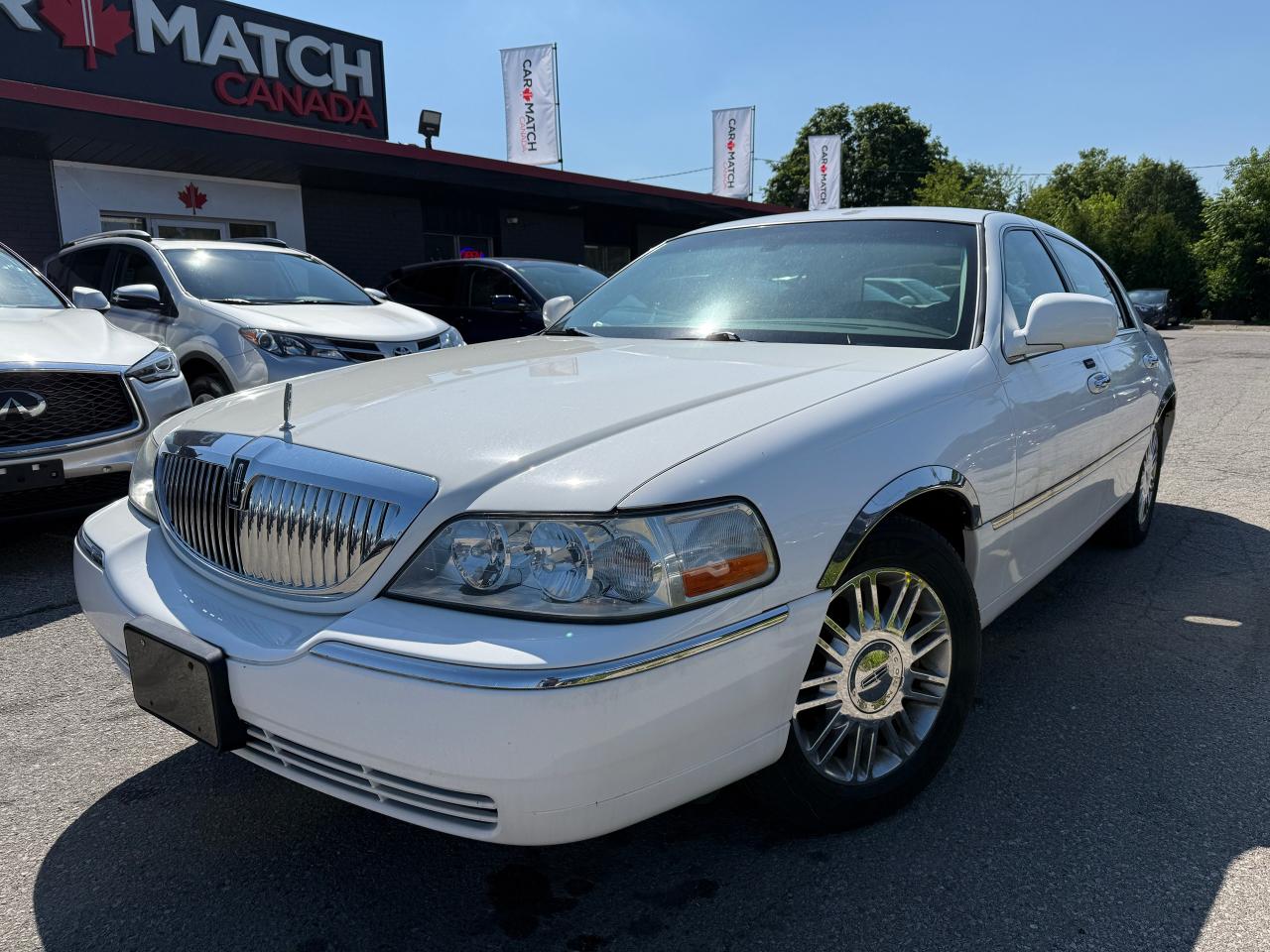 Used 2008 Lincoln Town Car SIGNATURE LIMITED / AUTO / YOU SAFETY YOU SAVE for sale in Cambridge, ON
