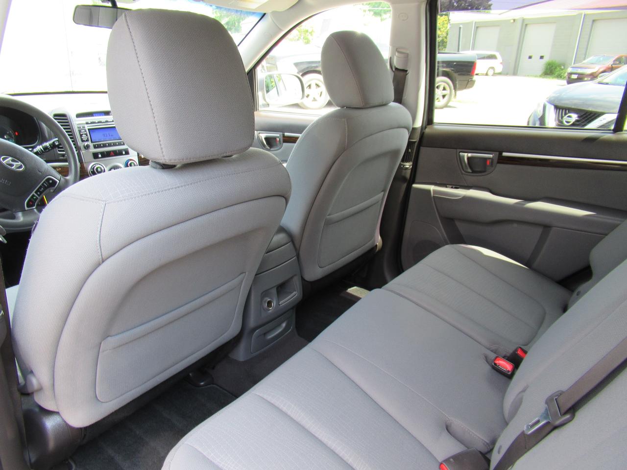 2012 Hyundai Santa Fe GL - Photo #7
