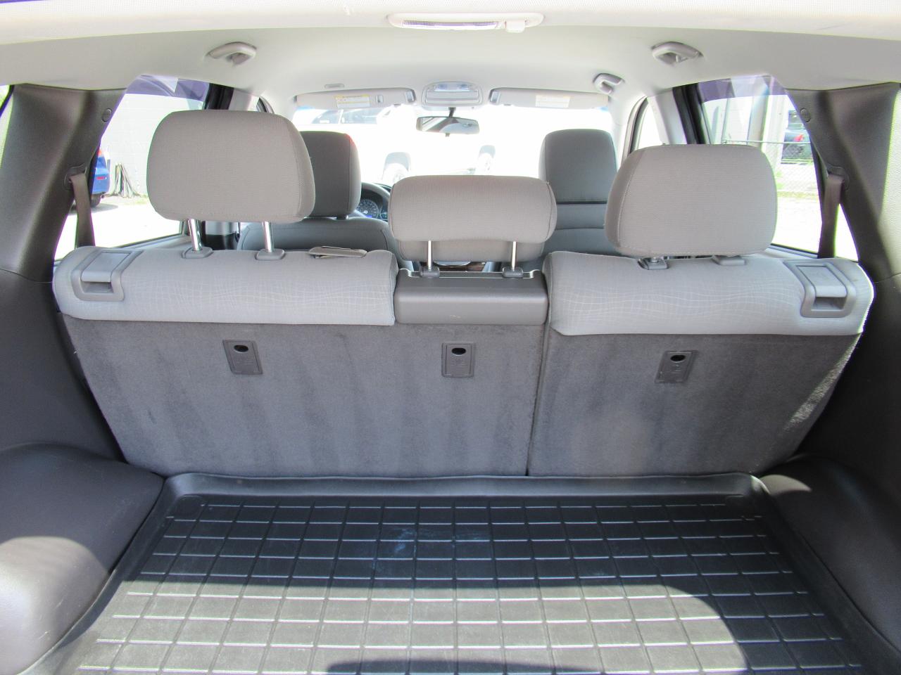 2012 Hyundai Santa Fe GL - Photo #10