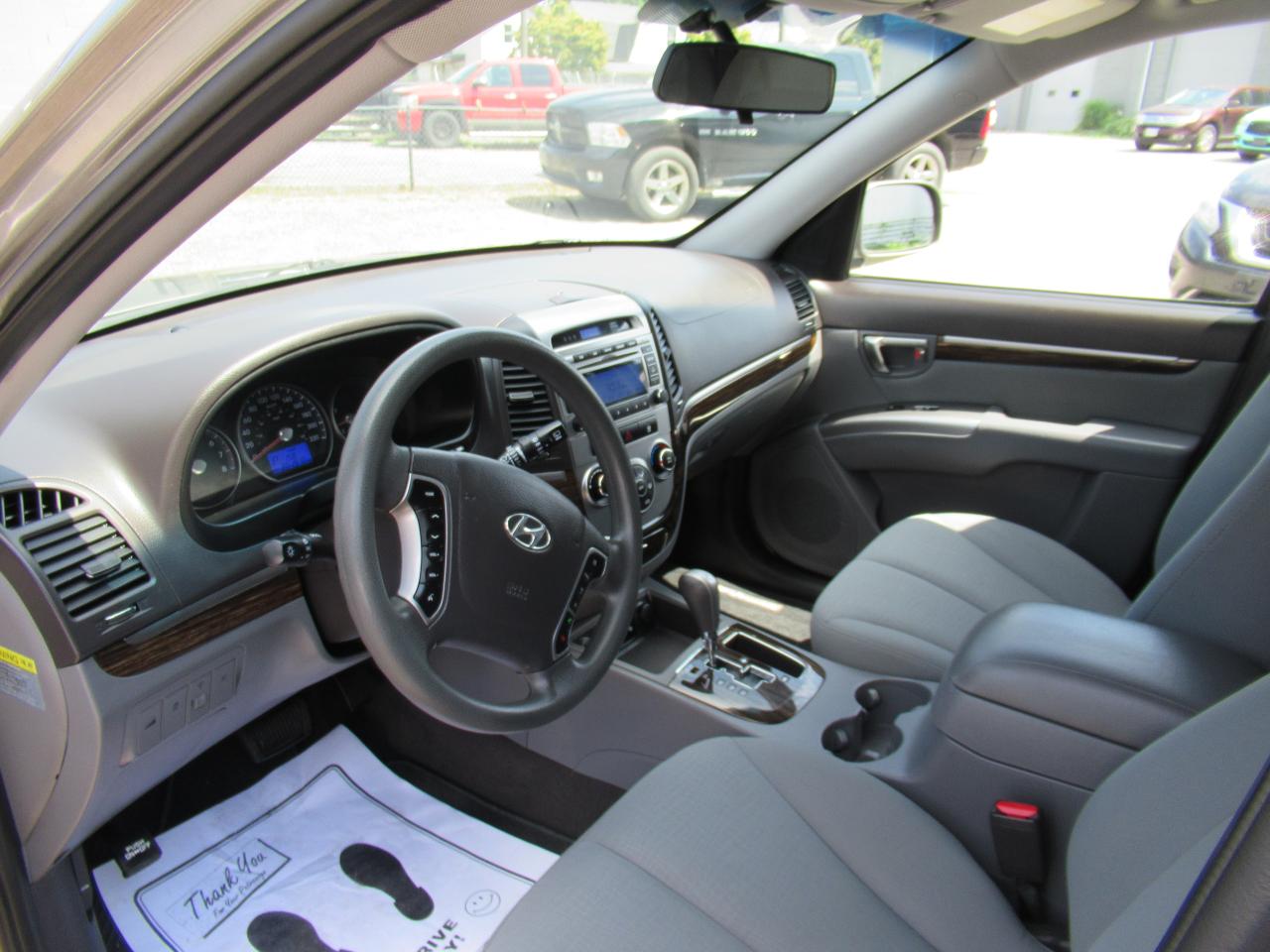 2012 Hyundai Santa Fe GL - Photo #6