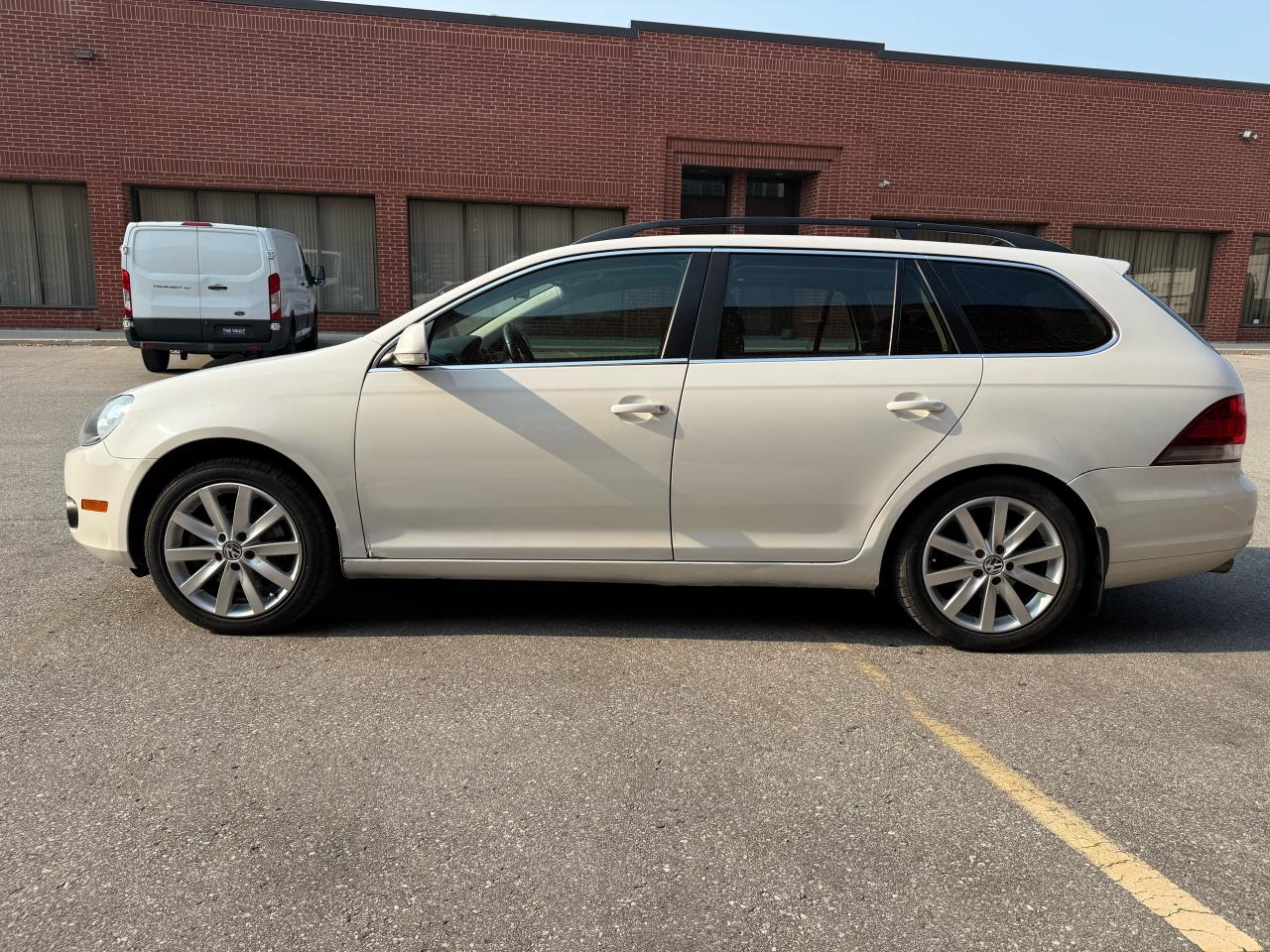 2012 Volkswagen Golf Wagon CERTIFIED - HIGHLINE TDI - Photo #4