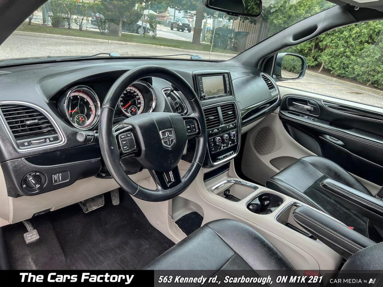 2017 Dodge Grand Caravan SXT Premium Plus DVD / Nav / Camera No Accident! - Photo #12