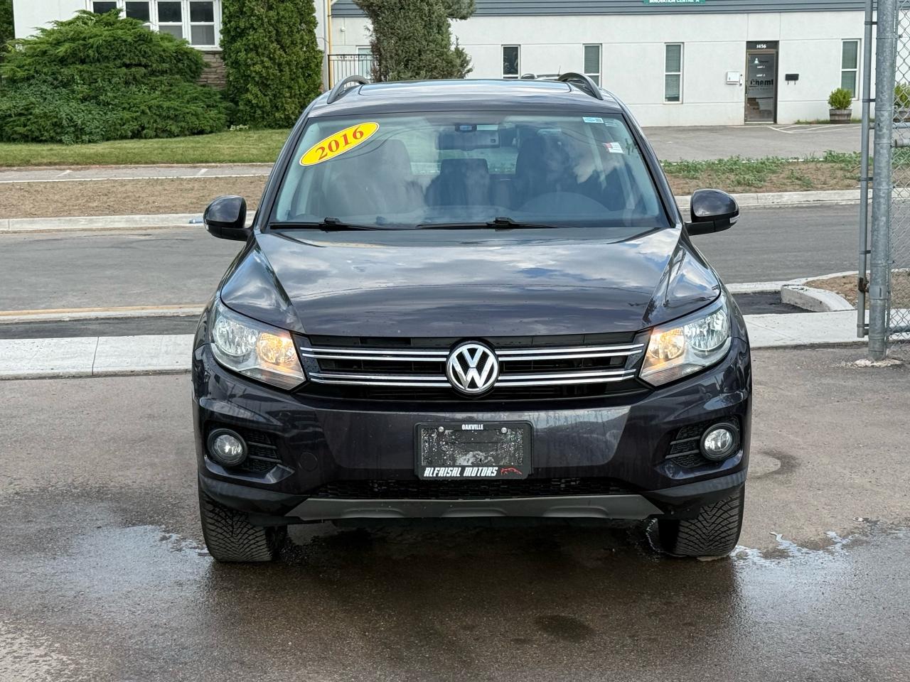 2016 Volkswagen Tiguan Comfortline SUNROOF|4MOTION|HEATED SEATS - Photo #2