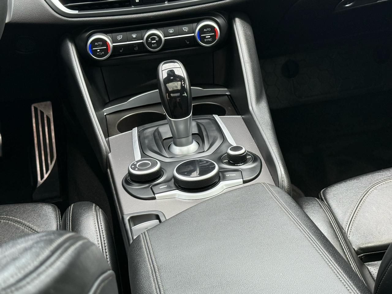 2018 Alfa Romeo Giulia Ti Sport SUNROOF|NAVI|HEATED SEATS - Photo #10
