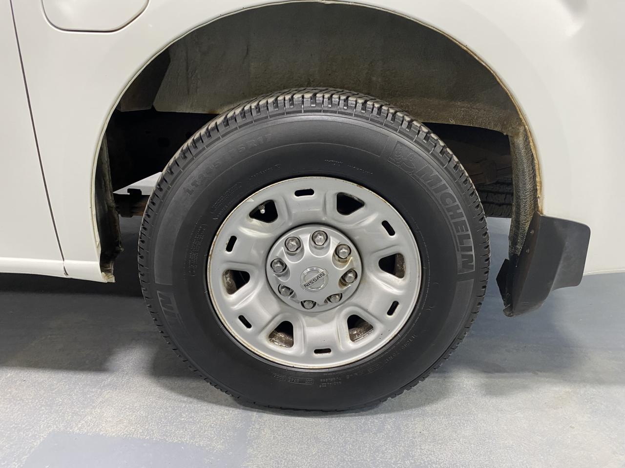 2016 Nissan NV 3500 S - Photo #10