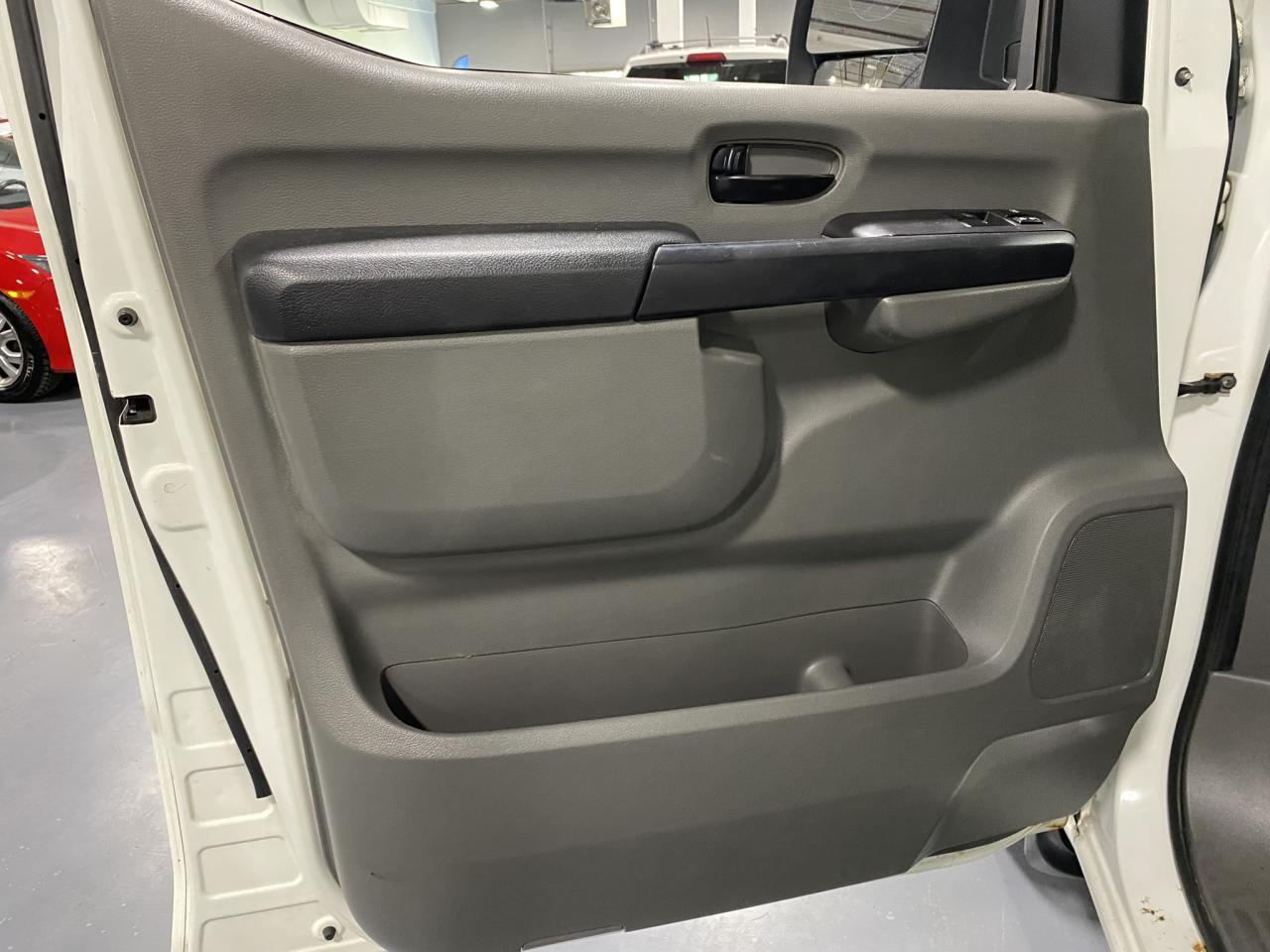 2016 Nissan NV 3500 S - Photo #11